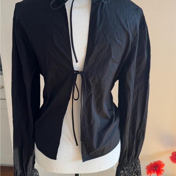 Top H&M Black Boxy Embellished Blouse with Mandarin Collar and open back size M - Picture 4 of 12